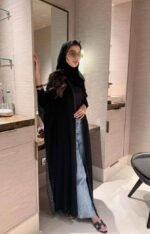 ⁦عباية بولكا دوت السوداء | Polka Dot Abaya | عباية سعودية أنيقة⁩ - الصورة ⁦3⁩