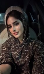 ⁦عباية وشاح بنقشة رخامية من DUJE | Marble Scarf Abaya | كريب سعودي فاخر | صناعة سعودية⁩ - الصورة ⁦7⁩