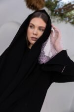 ⁦عباية تول وردي فاخرة من DUJE | Pink Tulle Abaya | كريب سعودي فاخر | صناعة سعودية⁩ - الصورة ⁦2⁩