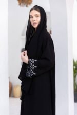 عباية سوداء مطرزة كلاسيكية من DUJE | Classic Embroidery Abaya | كريب سعودي فاخر | صناعة سعودية