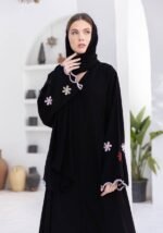 عباية سوداء مطرزة بالزهور من DUJE | Daisy Black Abaya | كريب سعودي فاخر | صناعة سعودية