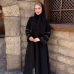 عباية كلاسيك سوداء من DUJE | Classic Black Abaya | كريب سعودي فاخر | صناعة سعودية
