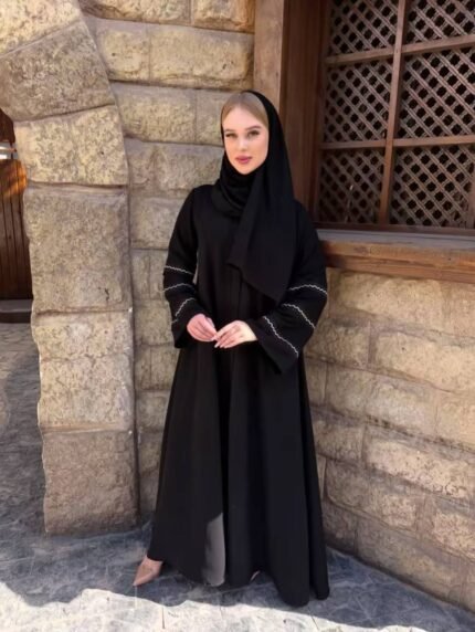 عباية كلاسيك سوداء من DUJE | Classic Black Abaya | كريب سعودي فاخر | صناعة سعودية