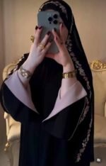⁦عباية بينك مطرزة من DUJE | Pink Abaya | كريب سعودي فاخر | صناعة سعودية⁩ - الصورة ⁦2⁩
